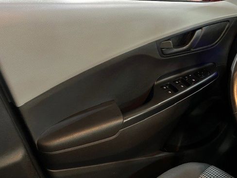 Used 2020 Hyundai Kona SEL image 32