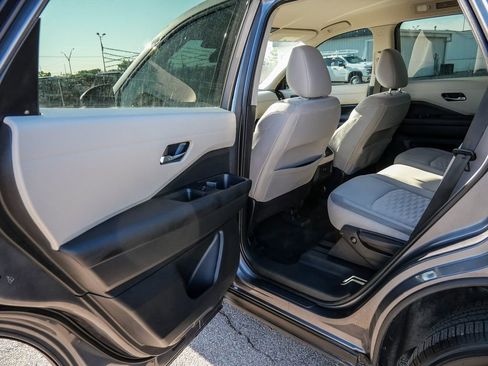 Used 2022 Nissan Pathfinder SV FWD image 23