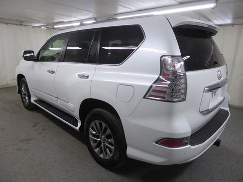 Used 2017 Lexus GX 460 Luxury w/ Preferred Accessory Package image 5