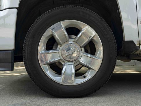 Used 2017 Chevrolet Silverado 1500 LTZ Z71 w/ LTZ Plus Package AWD/4WD image 14