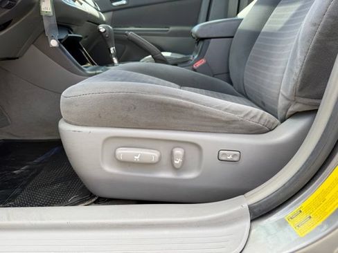 Used 2005 Toyota Camry FWD image 9
