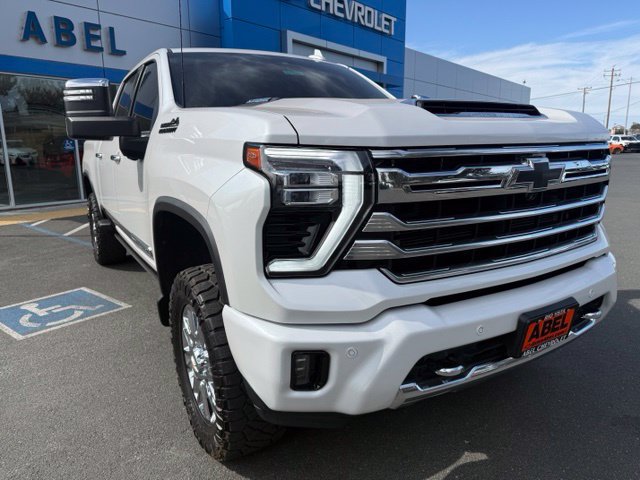 Used 2024 Chevrolet Silverado 3500 High Country w/ High Country Premium Package AWD/4WD image 4