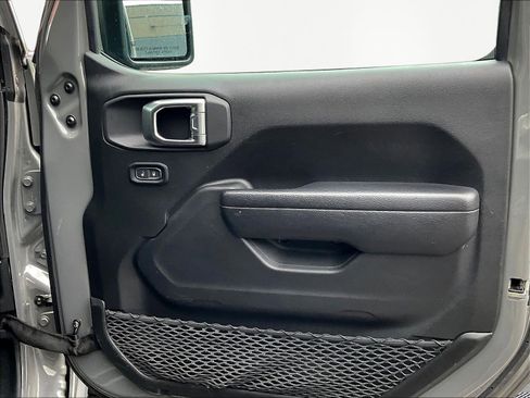 Used 2023 Jeep Wrangler Unlimited w/ Cold Weather Group AWD/4WD image 27