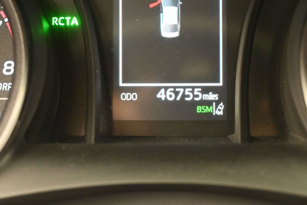Used 2022 Toyota Camry SE w/ Convenience Package FWD image 33