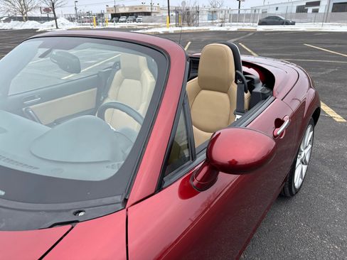 Used 2012 MAZDA MX-5 Miata Grand Touring image 35