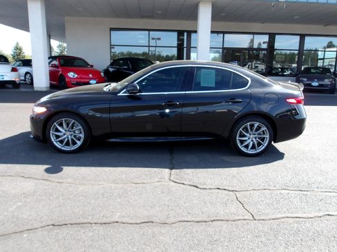 Used 2017 Alfa Romeo Giulia AWD w/ Cold Weather Package image 2