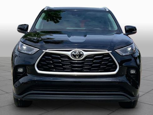 Certified 2026 Toyota Highlander XLE AWD/4WD image 4