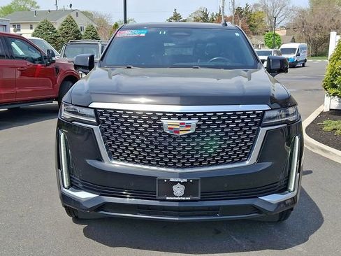 Used 2023 Cadillac Escalade ESV Premium Luxury AWD/4WD image 2
