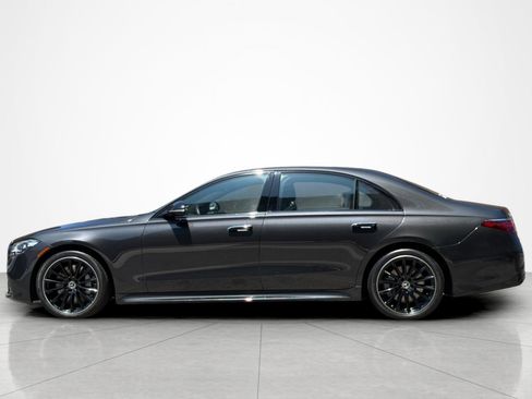Used 2023 Mercedes-Benz S 500 4MATIC image 2