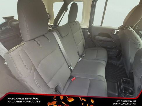 Used 2019 Jeep Wrangler Unlimited Sahara w/ Safety Group AWD/4WD image 14