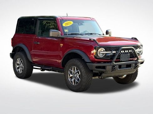 Used 2025 Ford Bronco Badlands AWD/4WD image 3