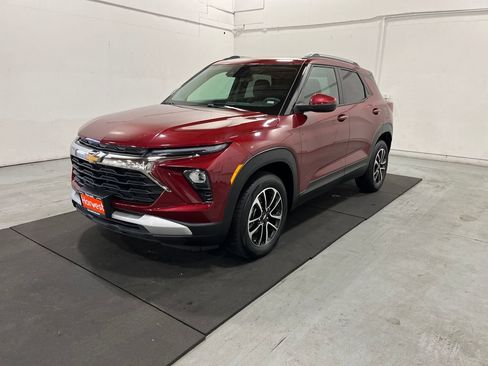 Used 2025 Chevrolet TrailBlazer LT image 6