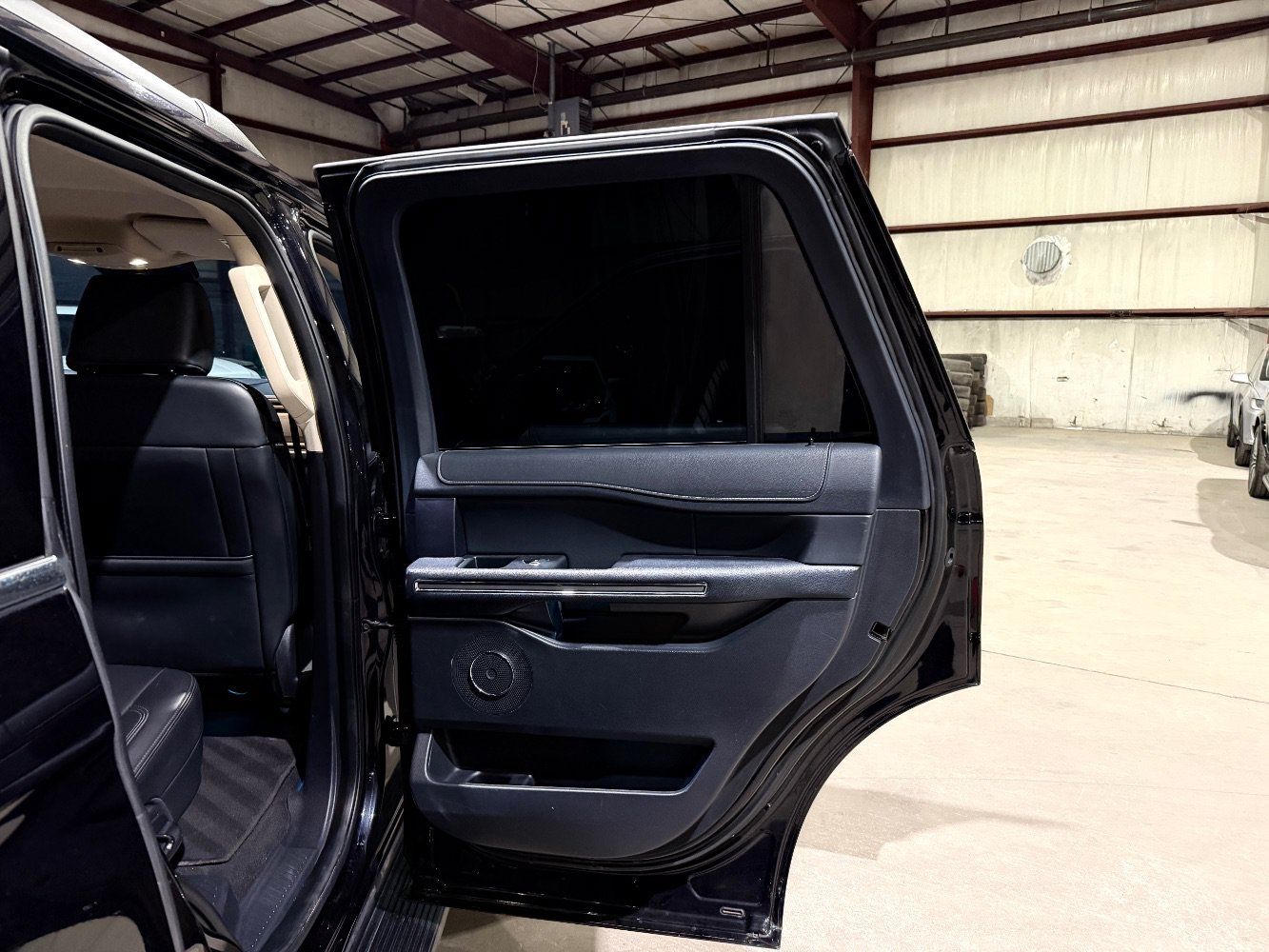 Used 2024 Ford Expedition XLT RWD image 20