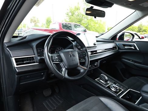Used 2024 Mitsubishi Outlander SE FWD image 24