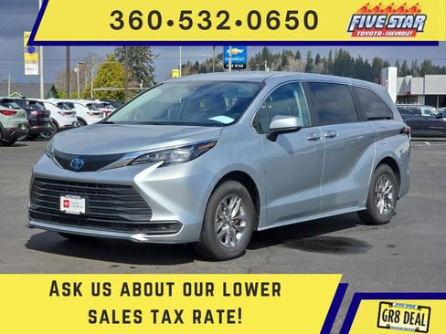 Certified 2024 Toyota Sienna LE FWD image 1