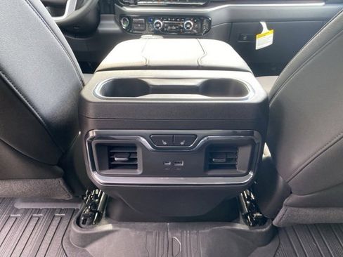 New 2026 GMC Sierra 1500 SLT image 26