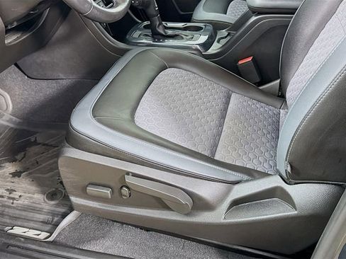 Used 2020 Chevrolet Colorado Z71 image 18