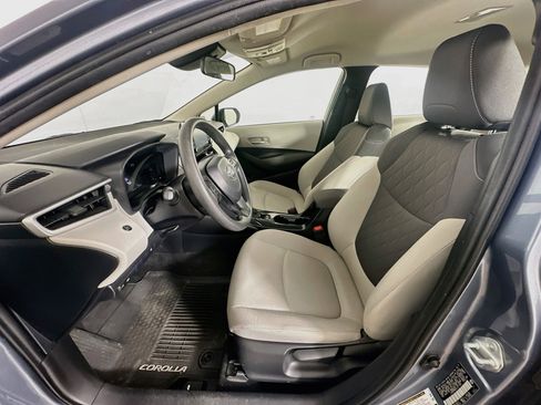 Used 2020 Toyota Corolla LE FWD image 13