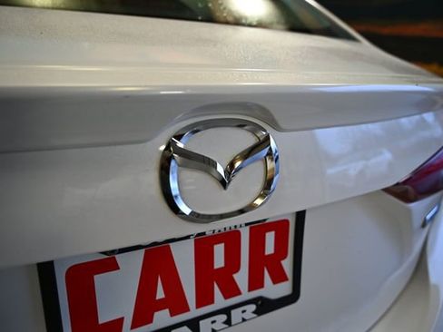 Used 2018 MAZDA MAZDA3 Grand Touring w/ Premium Equipment Package image 15