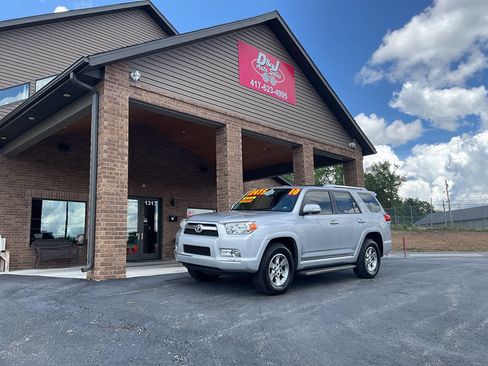 Used 2010 Toyota 4Runner SR5 AWD/4WD image 21