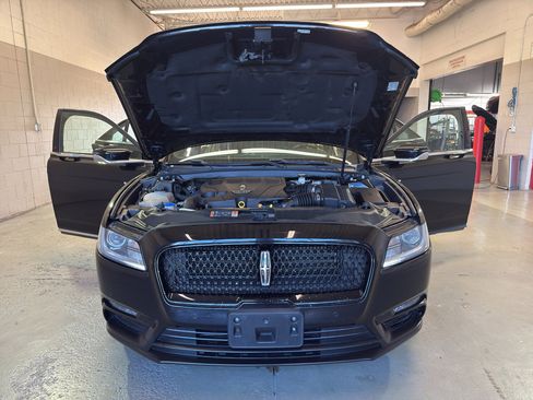 Used 2017 Lincoln Continental Reserve w/ Climate Package AWD/4WD image 8