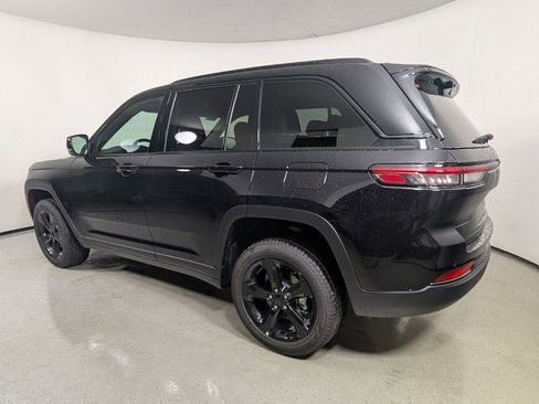 New 2025 Jeep Grand Cherokee Limited w/ Luxury Tech Group II image 6