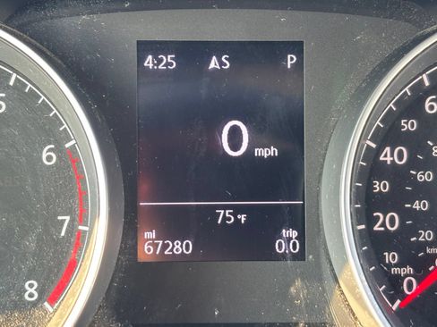 Used 2017 Volkswagen Golf Wolfsburg Edition FWD image 6