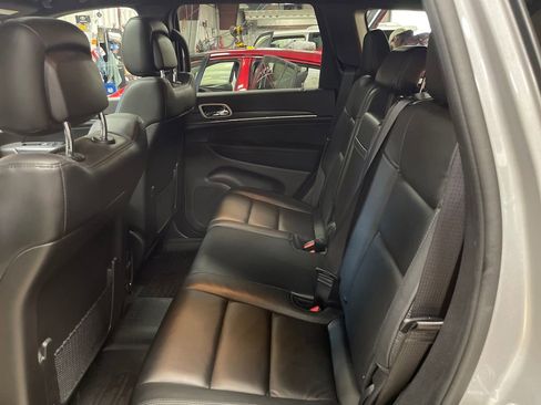 Used 2021 Jeep Grand Cherokee Limited w/ Premium Lighting Group AWD/4WD image 27
