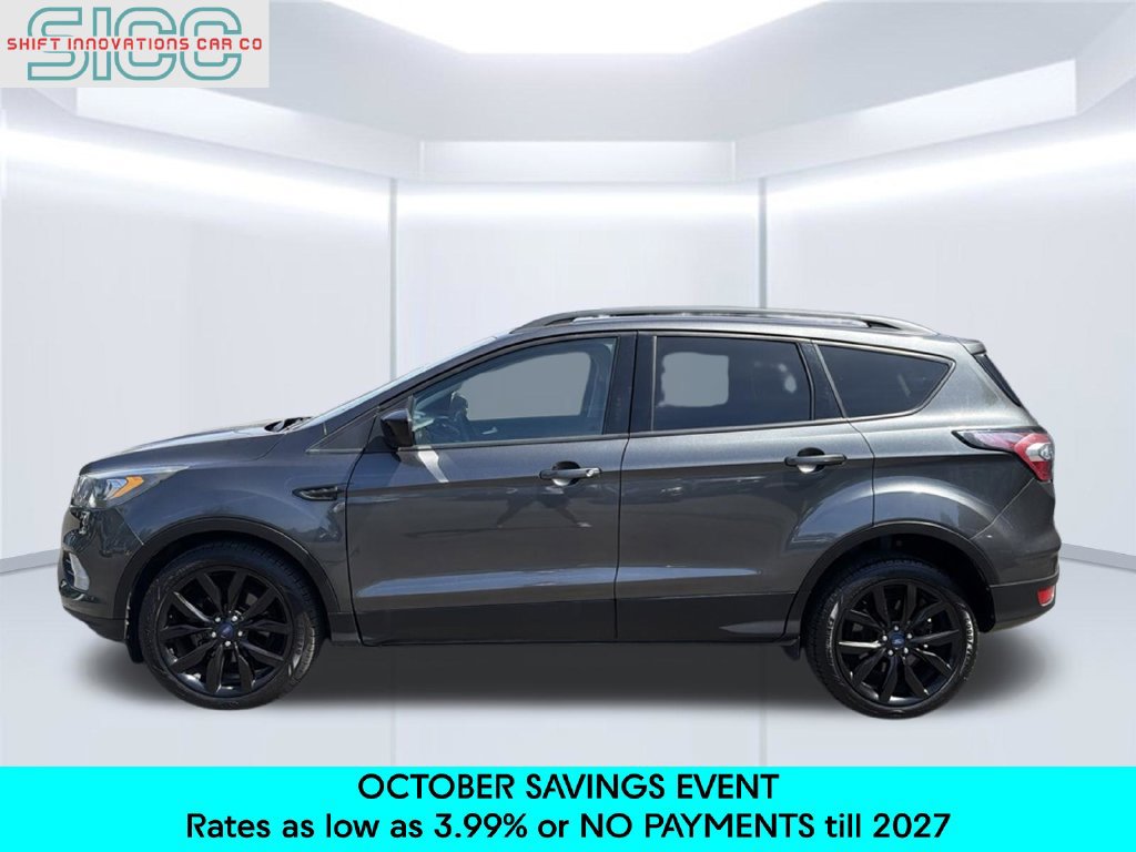Used 2018 Ford Escape SE w/ SE Sport Appearance Package FWD image 3