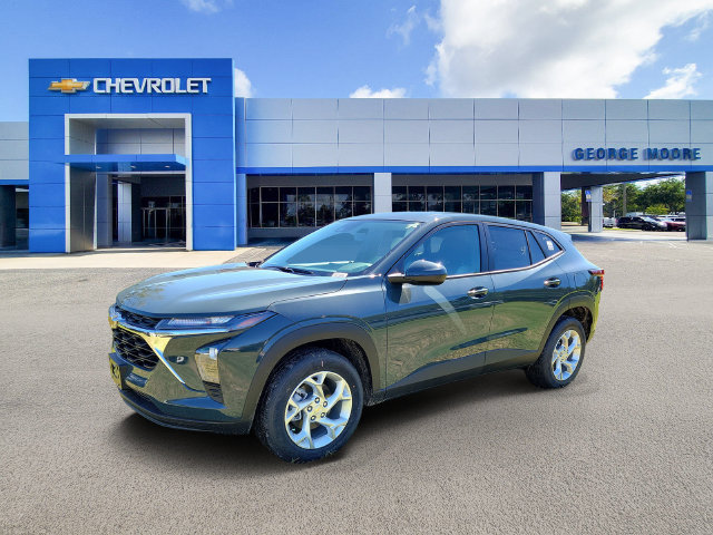 New 2026 Chevrolet Trax LS w/ LS Convenience Package FWD image 2