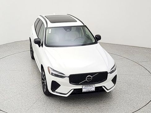 New 2026 Volvo XC90 T8 Plus w/ Protection Package AWD/4WD image 14