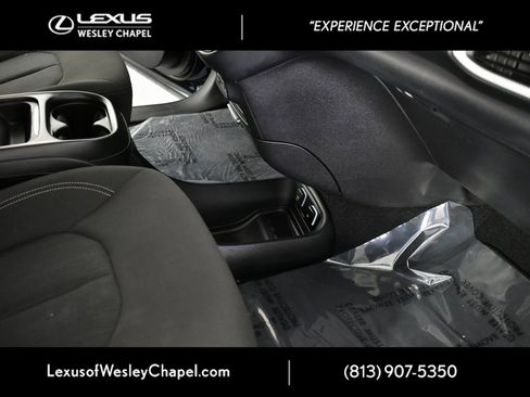 Used 2020 Chrysler Pacifica Touring w/ S Appearance Package image 29