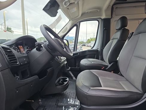 Used 2025 RAM ProMaster 2500 w/ Convenience Group FWD image 28