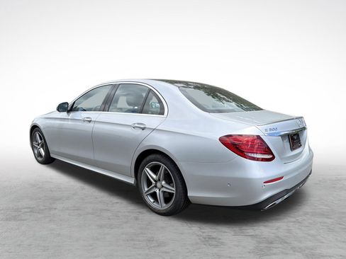 Used 2017 Mercedes-Benz E 300 4MATIC image 3