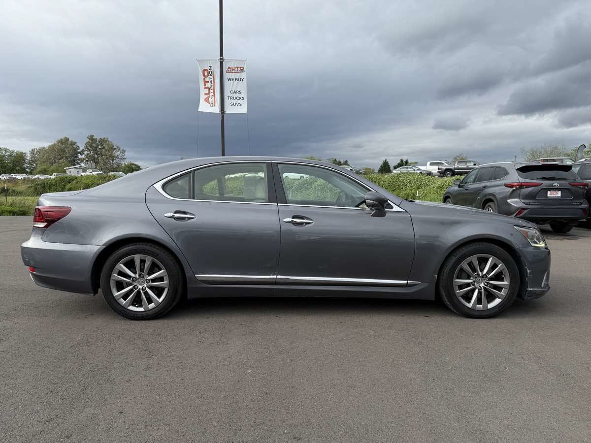 Used 2014 Lexus LS 460 w/ Comfort Package RWD image 9