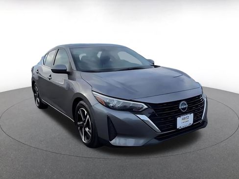 Used 2025 Nissan Sentra SV image 3