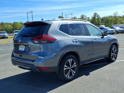 Used 2019 Nissan Rogue SV w/ Premium Package image 7