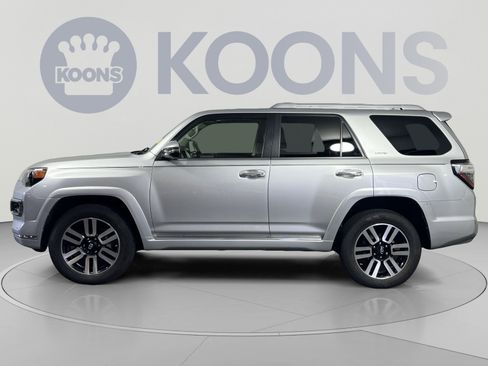 Used 2016 Toyota 4Runner Limited AWD/4WD image 2