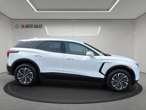 Used 2024 Chevrolet Blazer EV LT AWD/4WD image 6