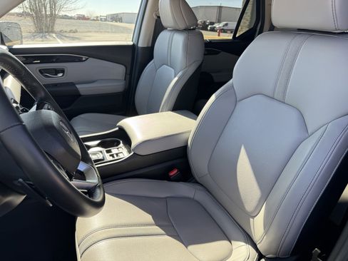 Used 2025 Honda Pilot EX-L image 19