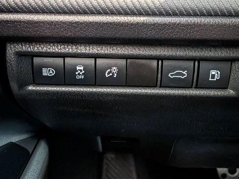 Used 2025 Toyota Camry SE FWD image 18