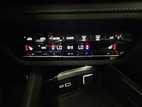 Used 2023 Buick Envision Preferred w/ Sport Touring Package AWD/4WD image 20