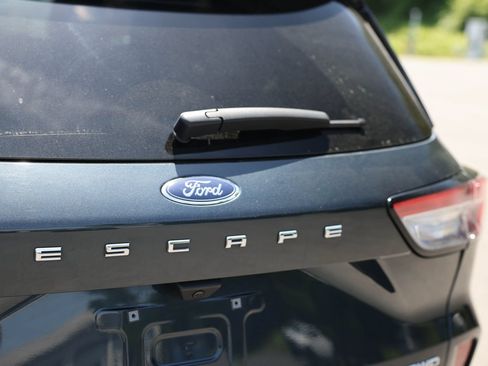 Certified 2022 Ford Escape SE w/ SE Sport Appearance Package AWD/4WD image 28