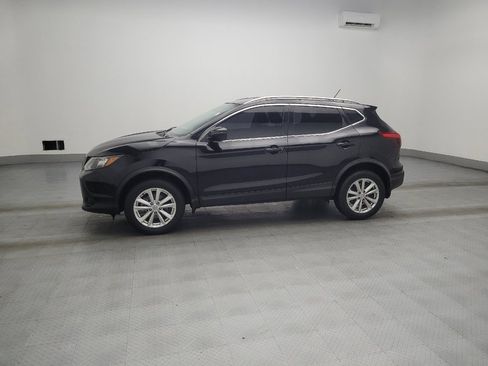 Used 2018 Nissan Rogue Sport SV image 2