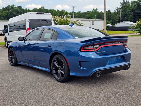 Used 2022 Dodge Charger R/T w/ Plus Group RWD image 13