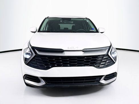 Used 2023 Kia Sportage LX AWD/4WD image 3