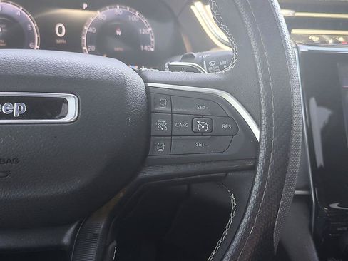 Used 2023 Jeep Grand Cherokee L Altitude AWD/4WD image 16