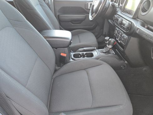 Used 2022 Jeep Wrangler Unlimited Sport w/ Sun And Sound Package image 15