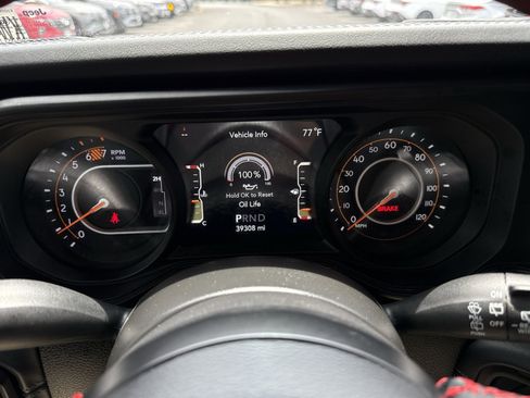 Used 2024 Jeep Wrangler Unlimited Rubicon AWD/4WD image 25