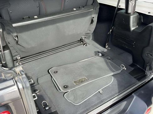 Used 2018 Jeep Wrangler Rubicon image 19